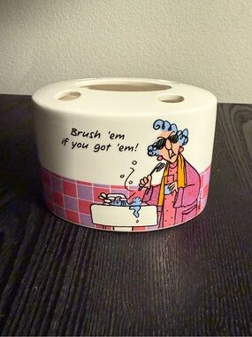 Hallmark Maxine Ceramic Toothbrush Holder